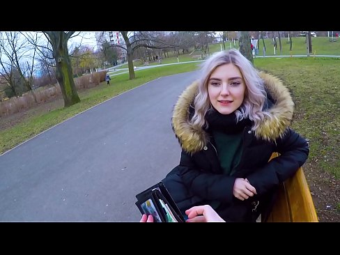 ❤️ Nilulon ang mainit na cum ng isang estranghero para sa pera - blowjob sa parke ni Eva Elfie Fucking video  sa amin ❌️❤
